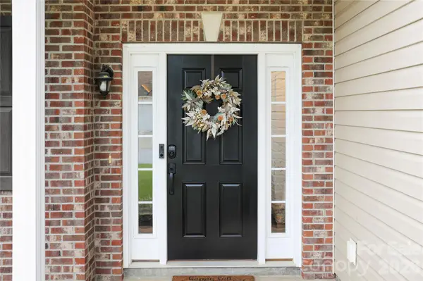 139 Yadkin RD, Fletcher, NC 28732
