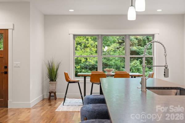 91 Glendale AVE, Asheville, NC 28803