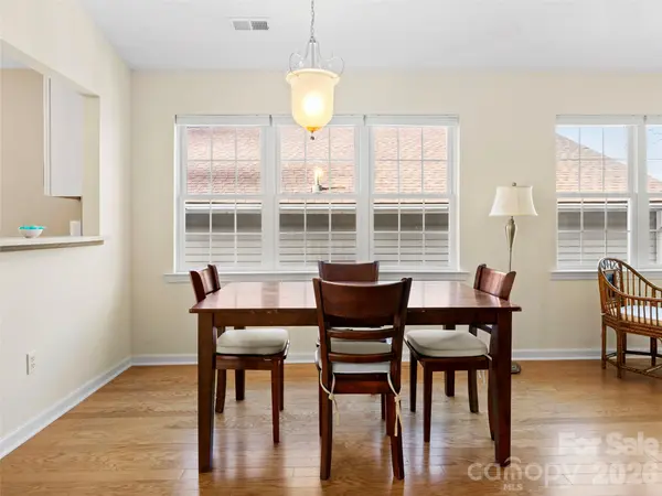 305 Ewarts Hill RD, Hendersonville, NC 28739