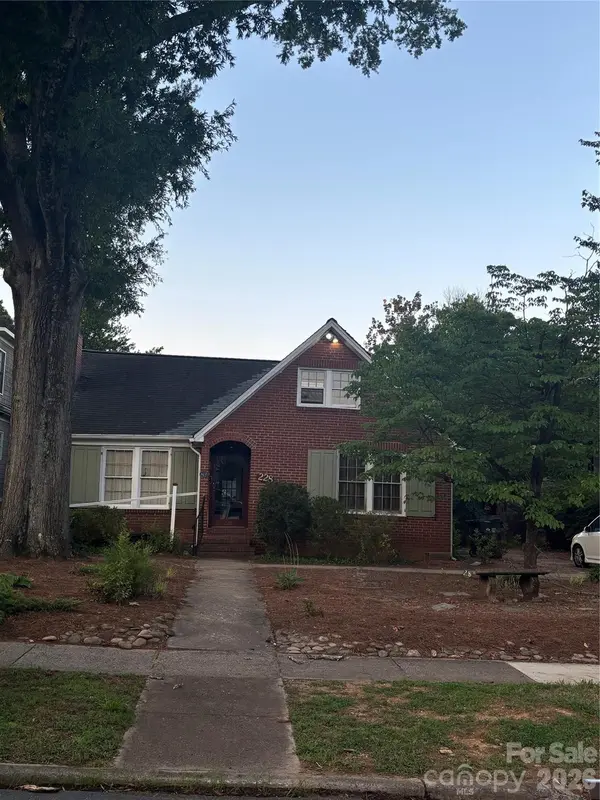 228 Cottage PL, Charlotte, NC 28207