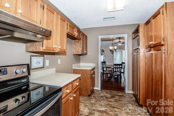 806 Prince Albert CT, Statesville, NC 28677