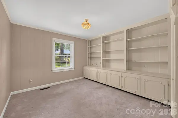 530 25th AVE NW, Hickory, NC 28601