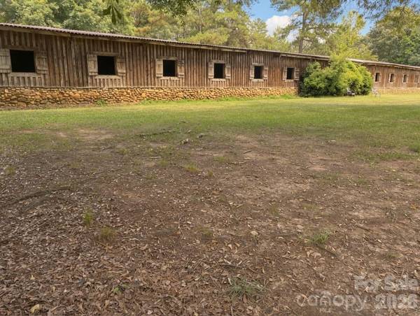 350 Vick Russell LN, Columbus, NC 28722