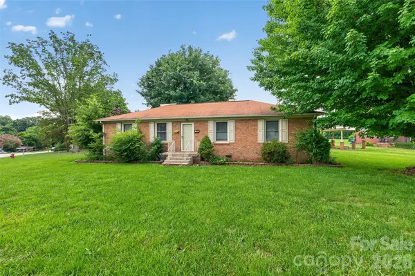 165 34th ST NW, Hickory, NC 28601