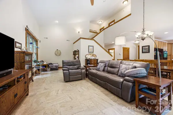 101 Reeds Creek RD, Fairview, NC 28730