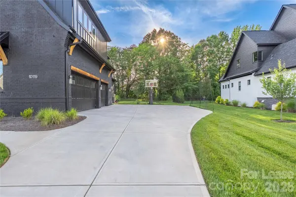 10119 Laurier LN, Huntersville, NC 28078
