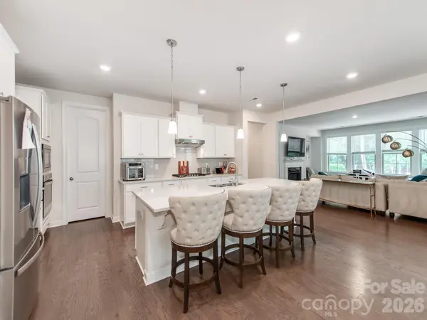 8022 Cornhill AVE, Charlotte, NC 28277