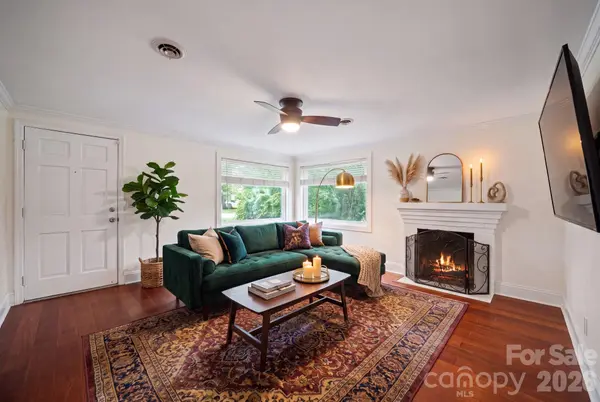 236 Governors View RD, Asheville, NC 28805