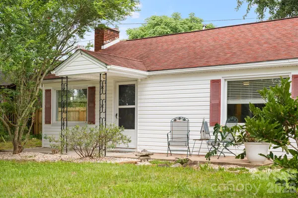 236 Governors View RD, Asheville, NC 28805