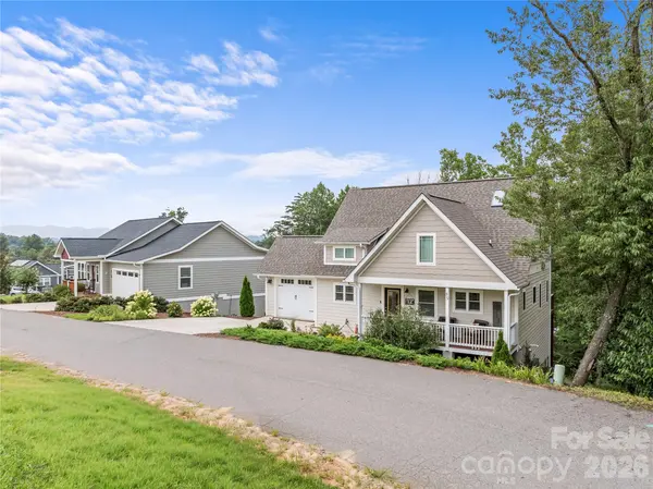 89 Greenwood Fields DR, Asheville, NC 28804