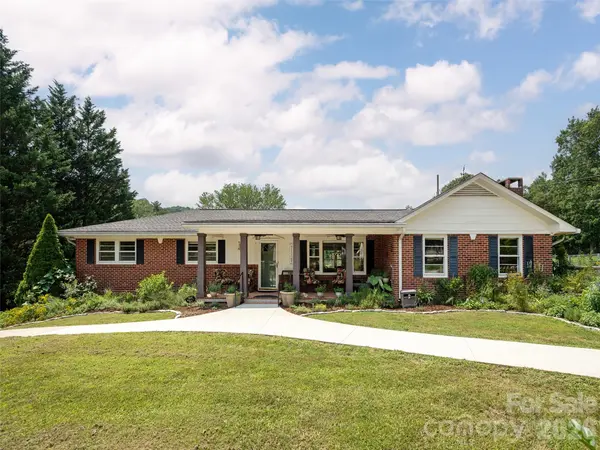 525 Carson DR, Hendersonville, NC 28791