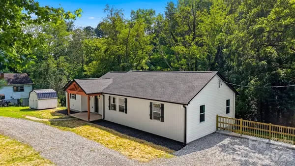 419 Rockyford ST, Morganton, NC 28655