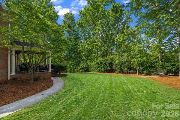 1009 Honors CT, Waxhaw, NC 28173