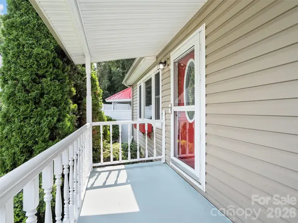 151 Meadow ST, Waynesville, NC 28786