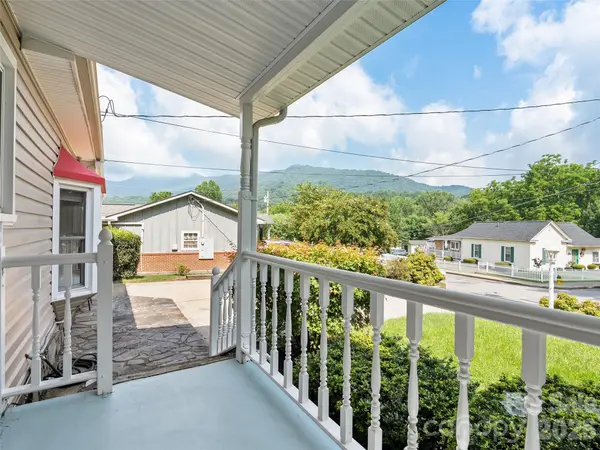 151 Meadow ST, Waynesville, NC 28786