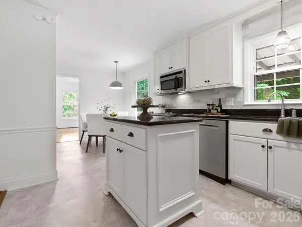 110 Sawtooth LN, Stanley, NC 28164