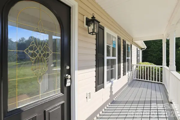 910 Little Brook CIR, York, SC 29745