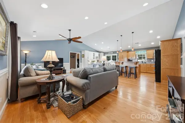 3315 47th Avenue PL NE, Hickory, NC 28601