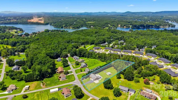 3315 47th Avenue PL NE, Hickory, NC 28601