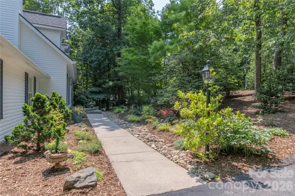 26 Moriah LN, Asheville, NC 28803