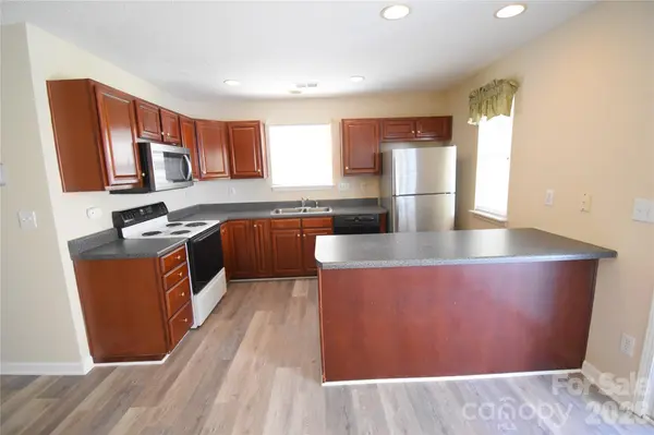 1814 Birch Heights CT, Charlotte, NC 28213