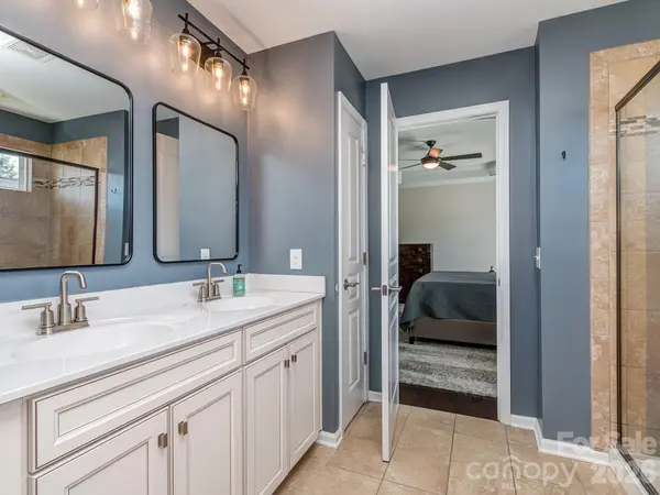 5951 Carrollton LN, Charlotte, NC 28210