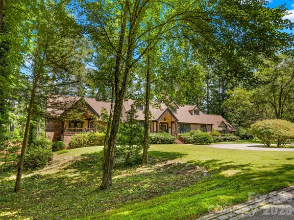 122 Stuyvesant RD, Asheville, NC 28803