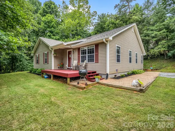 18 Buckle RDG, Weaverville, NC 28787