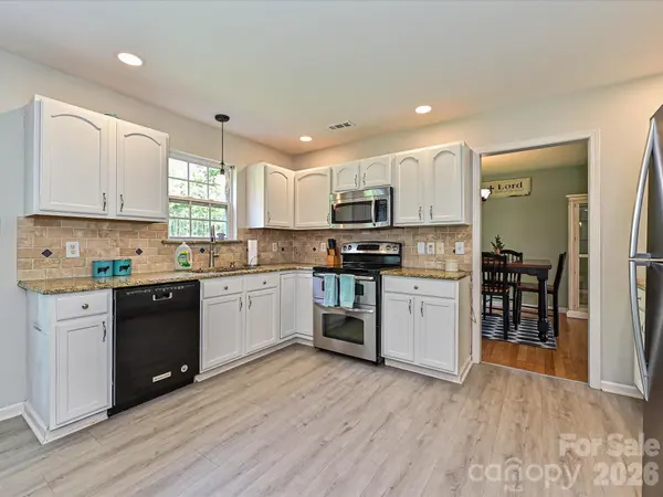 126 Rusty Nail DR, Mooresville, NC 28115