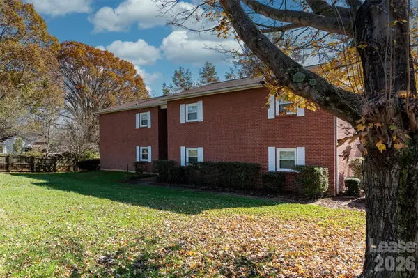 1235 15th AVE NW, Hickory, NC 28601