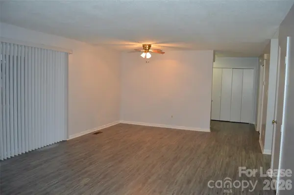 1235 15th AVE NW, Hickory, NC 28601