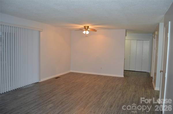 1235 15th AVE NW, Hickory, NC 28601