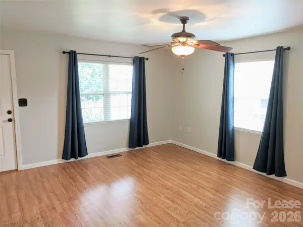 322 Clover ST, Mooresville, NC 28115