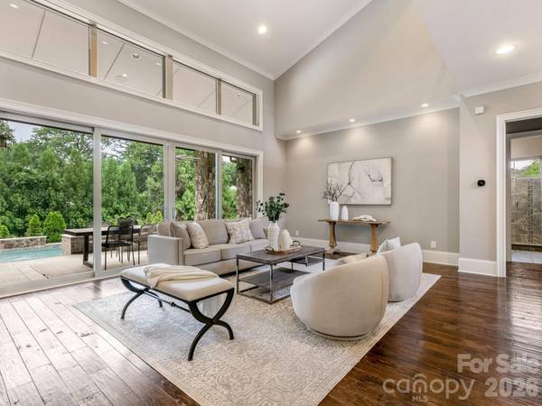 2011 Sharon AVE, Charlotte, NC 28211