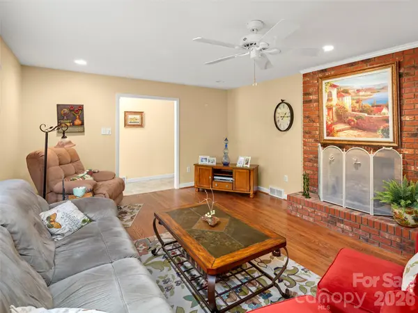 340 Sycamore DR, Arden, NC 28704