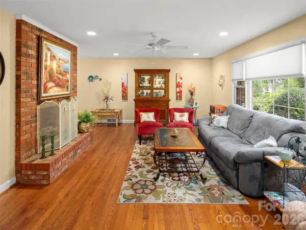 340 Sycamore DR, Arden, NC 28704
