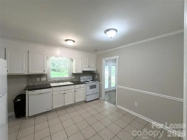 7409 Lockmont DR, Charlotte, NC 28212