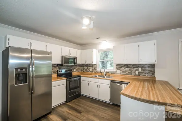 320 Aqua DR, Forest City, NC 28043