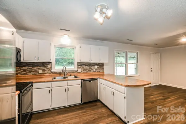 320 Aqua DR, Forest City, NC 28043