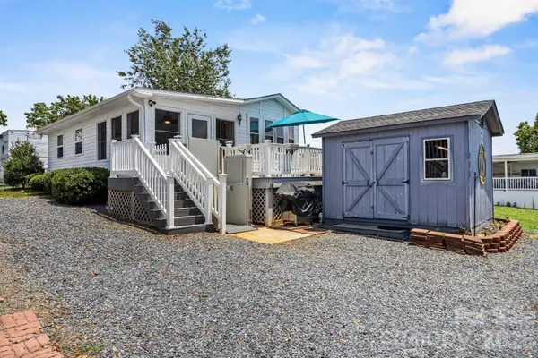 111 Scenic View LN, New London, NC 28127