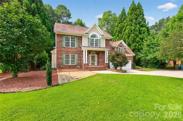 220 35th AVE NE, Hickory, NC 28601