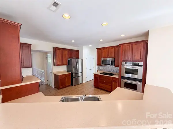 1139 Donelea LN NW, Concord, NC 28027