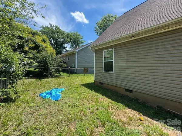 124 Oakland RD, Asheville, NC 28801