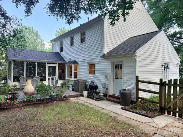 8929 Gamesford DR, Charlotte, NC 28277