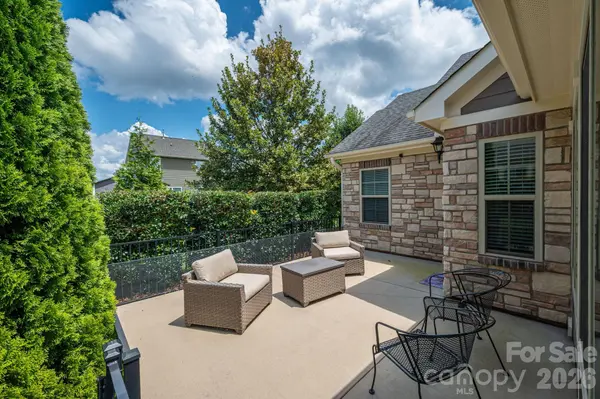 2360 Villa Oaks CT, Gastonia, NC 28056