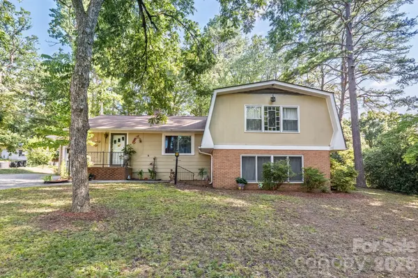 1659 maple AVE, Albemarle, NC 28001