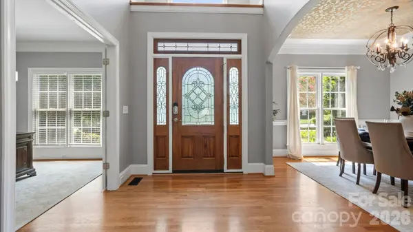 6263 Chamar CIR, Kannapolis, NC 28081