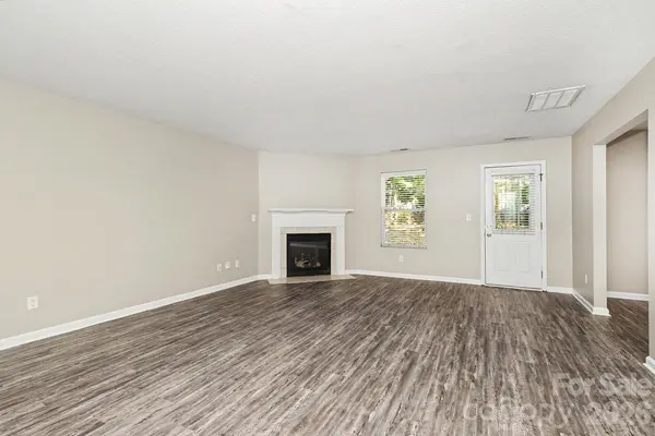 3219 Decapolis DR, Charlotte, NC 28215