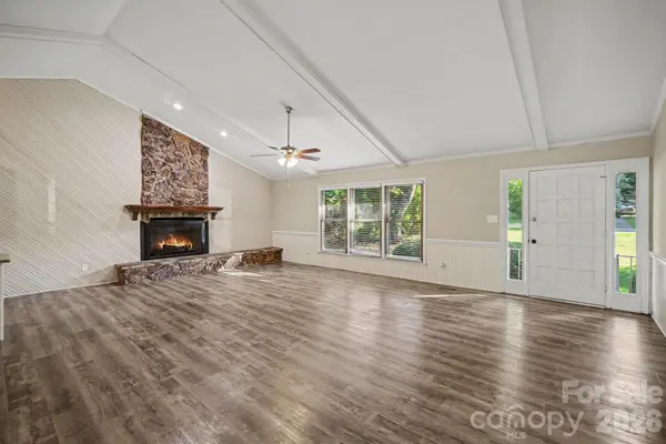 105 Windsong CT, Gastonia, NC 28056
