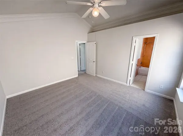 5732 Wallace Cabin DR, Charlotte, NC 28212